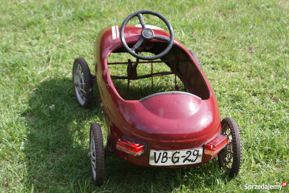 Stary kolekcjonerski samochód na pedały lata Warszawa