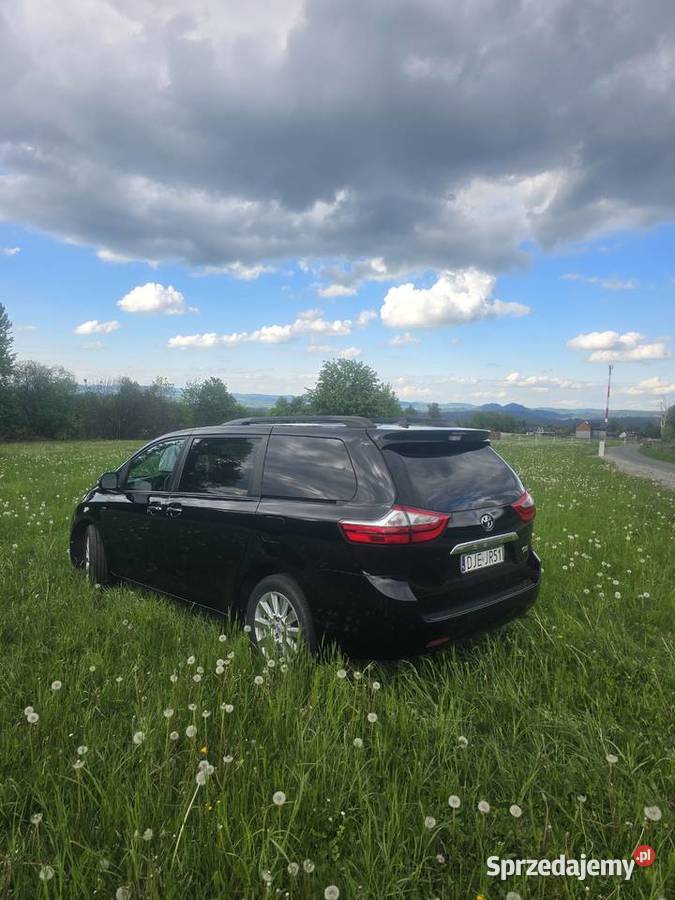 Toyota sienna limited awd Karpacz
