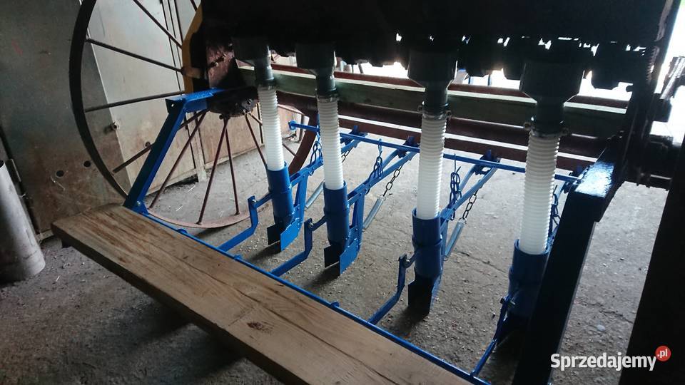 Sadzarka do cebuli dymki 4 rzędowa