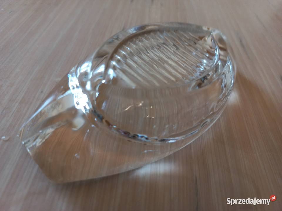 kryształowa stara popielniczka łódka Piastów