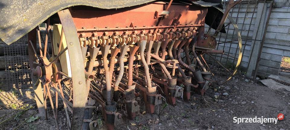 Siewnik zbożowy nieuszkodzony sprzedam
