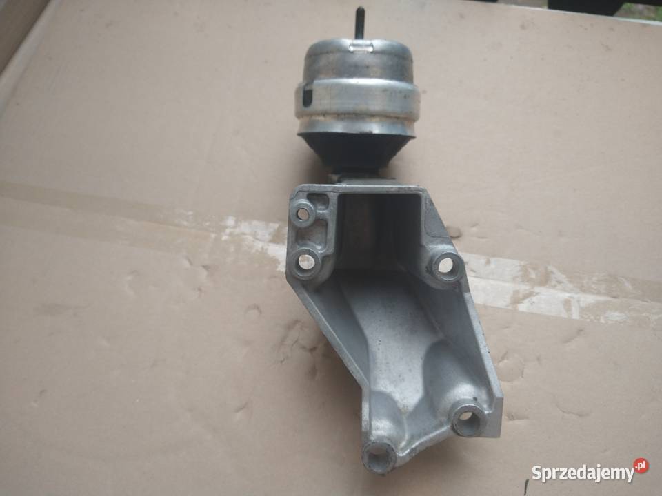 Łapa Podpora Silnika 8D0 199 307H VwSkodaAudi