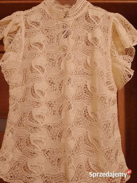 Przepiękna bluzeczka koronkowa marki Mango