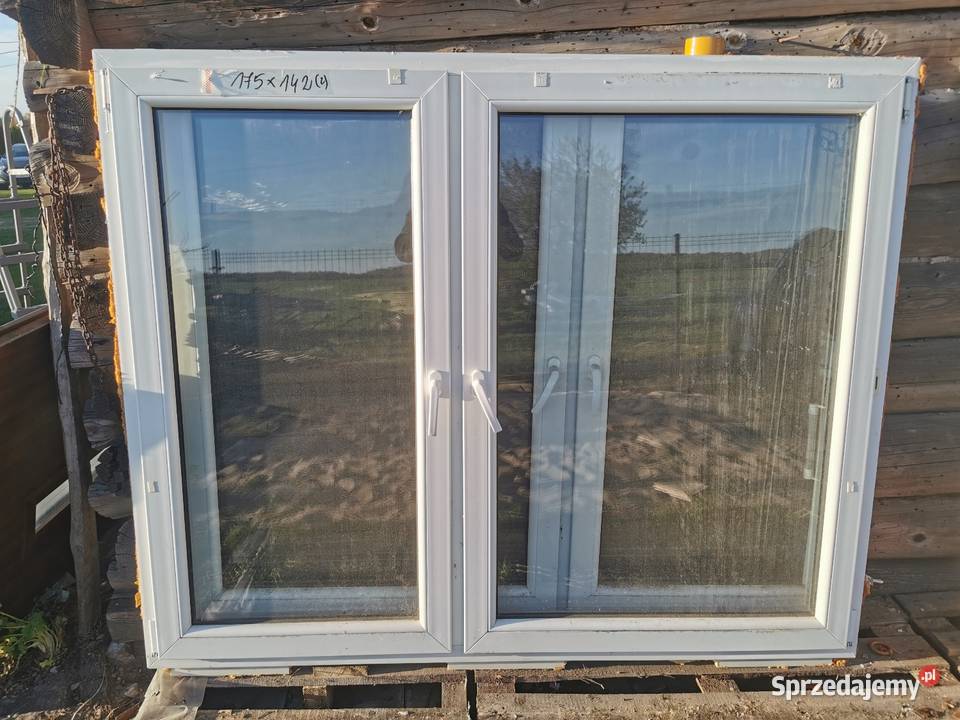 Okna plastikowe używane 4 sztuki Okna ścienne lubelskie Białowola
