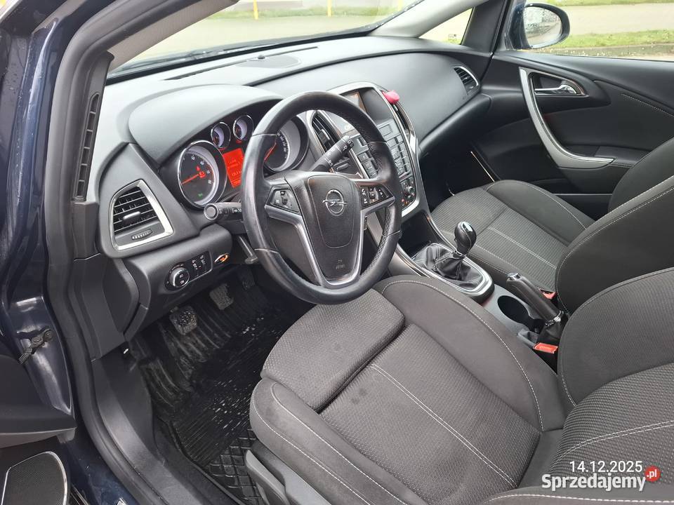 Opel Astra j 16 115 2012 sports tourer