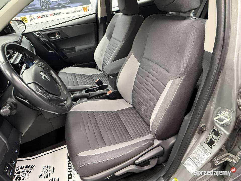 Toyota Auris 16 Benzyna AUTO nieuszkodzony Poznań