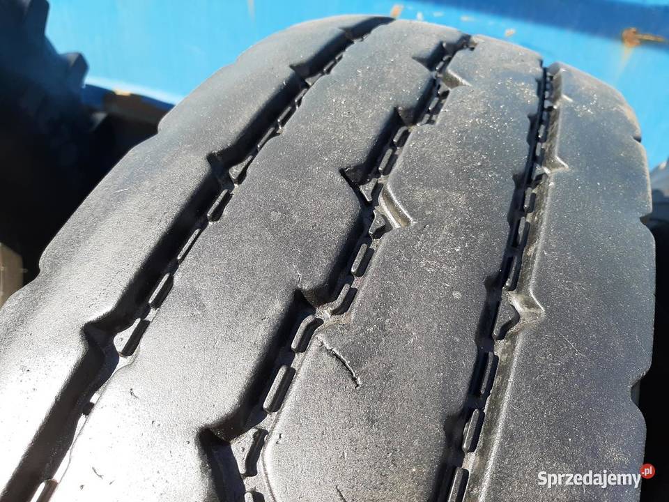 2x Opona używana ciężarowa 12R225 GOODYEAR 400 Zaścianki sprzedam