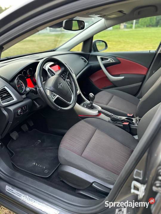 OPEL ASTRA J 14 Benzyna 2012 Haczów sprzedam