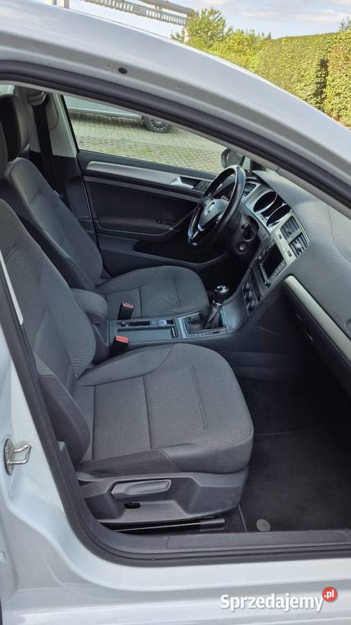 Volkswagen Golf 7 16 diesel 2017 radary aktywny