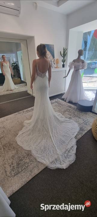 Suknia ślubna z trenem bogato zdobiona Oxford Tarnów
