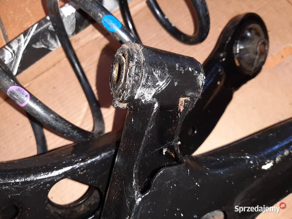 Toyota Avensis T25 wahacze prawy lewy sprężyna Sławno sprzedam