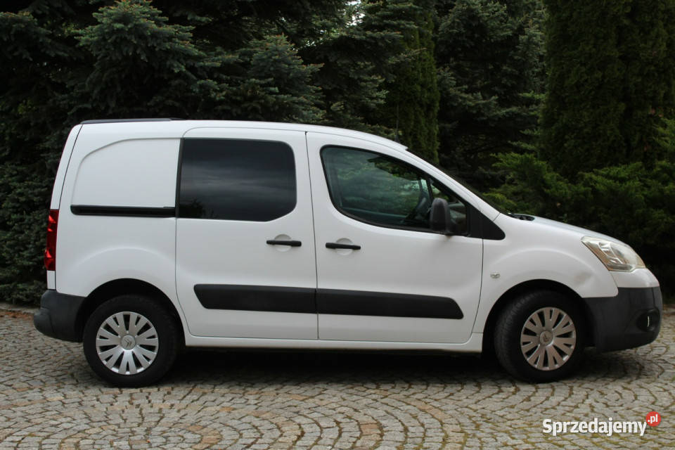 Citroen Berlingo Benzyna 120 Niski przebieg 103 elektryczne lusterka Lubań