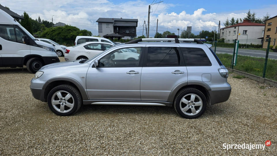 Mitsubishi Outlander Mitsubishi Outlander 4X4 2360cm3 Mitsubishi śląskie Chełm Śląski