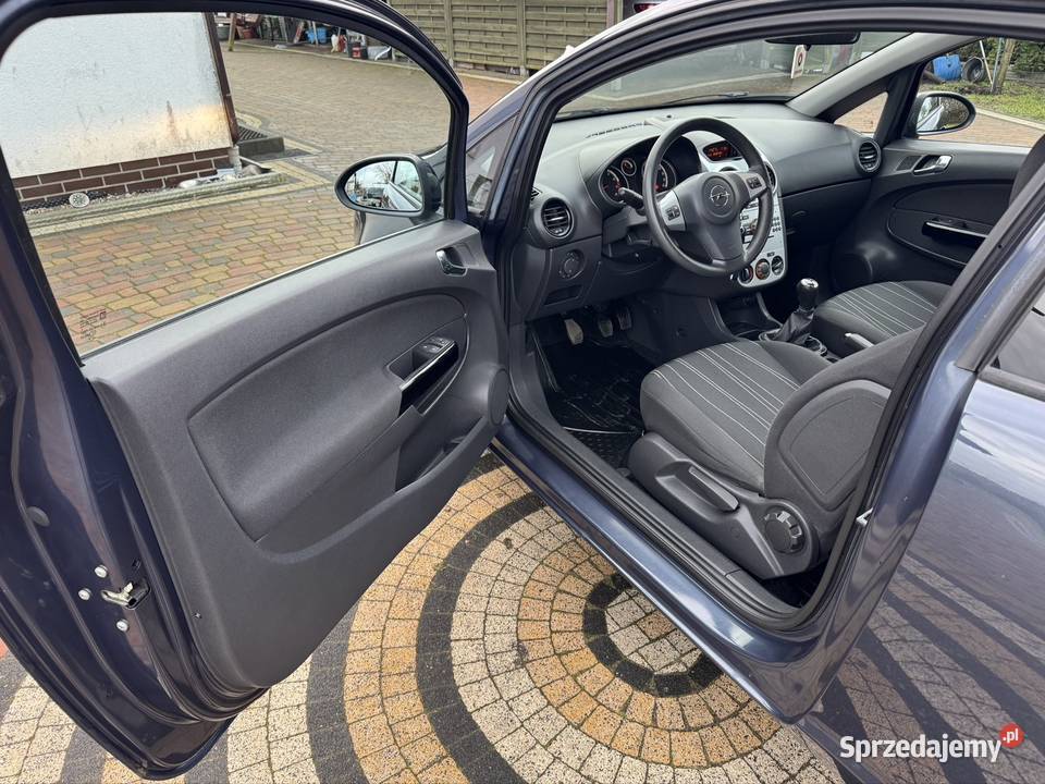 Opel Corsa D 2009 Benzyna 12 80 NISKI PRZEBIEG komputer pokładowy Corsa Drezdenko