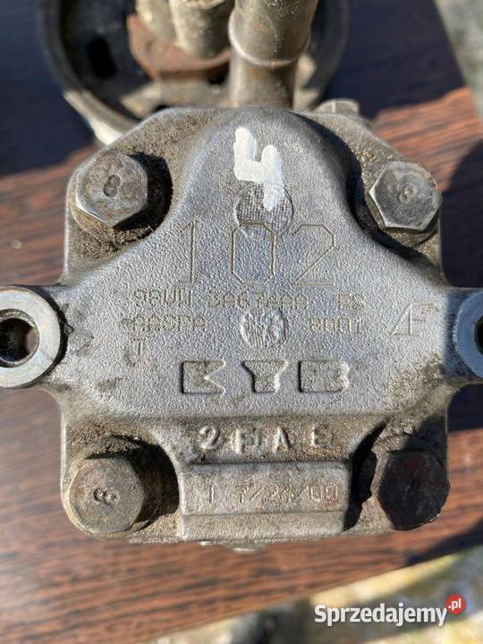 Pompa wspomagania 98VW 3A674AA ES osobowe Zawieszenie i układ kierowniczy