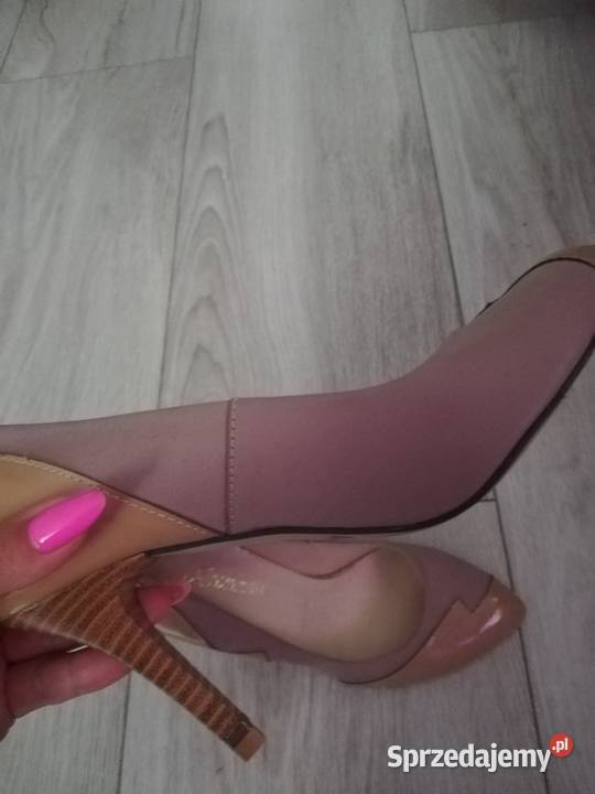 Buty na obcasie Kamionka