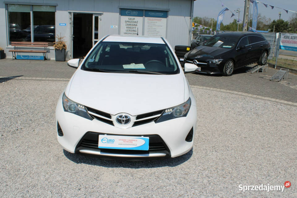 Toyota Auris Salon Polska netto 28 900 PLN 1364cm3 mazowieckie