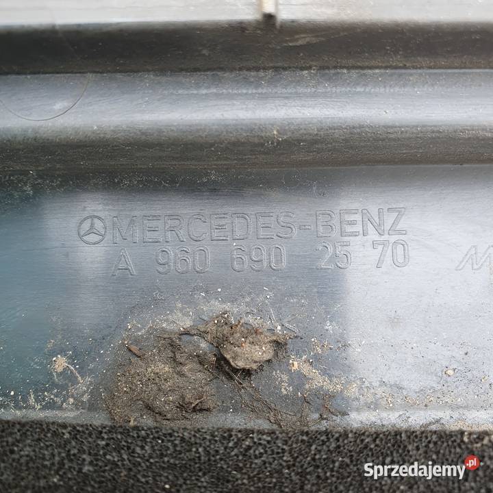 ACTROS MP4 OSŁONA SŁUPEK PRAWY A9606902570 Bieleń