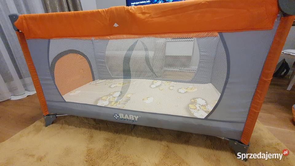 Łóżeczko turyst nowe dziecko granicą Głogów
