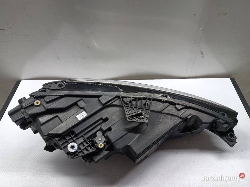 LAMPA PRZÓD PRZEDNIA LEWA AUDI A3 8Y0941035