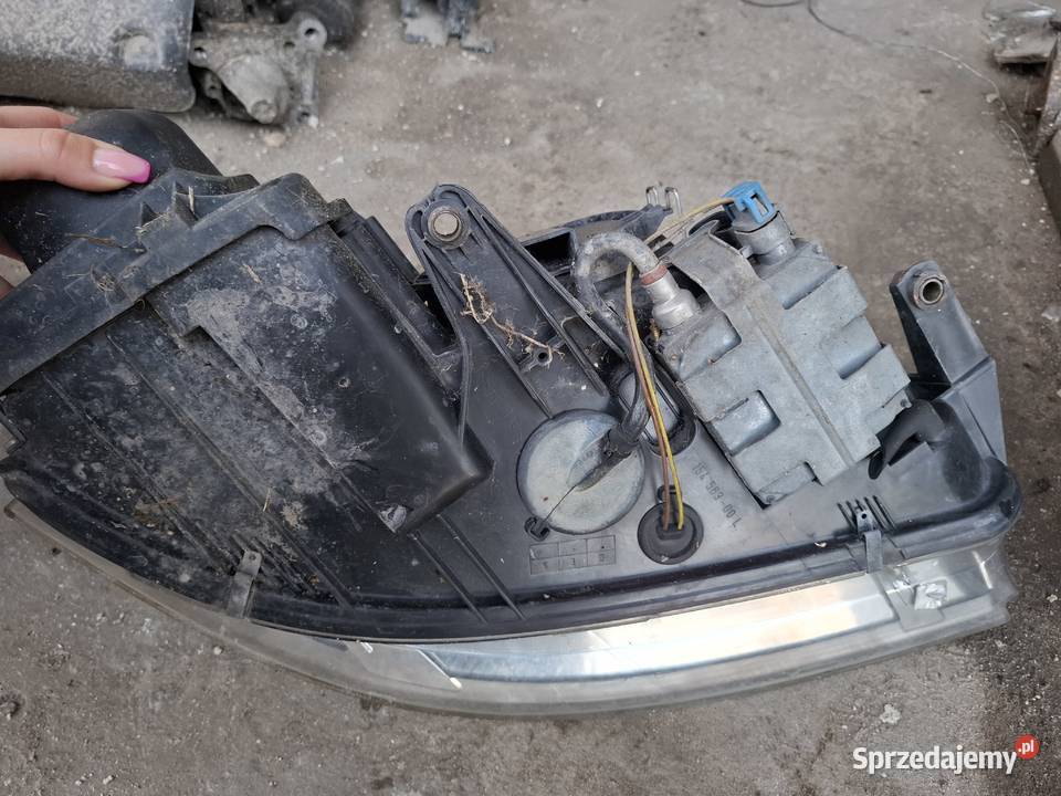 Lampa Prawa Przód Volkswagen Passat B5 FL XENON lubelskie