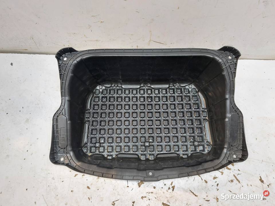 TESLA MODEL Y 2023r Wnęka wanna bagażnika sprzedam