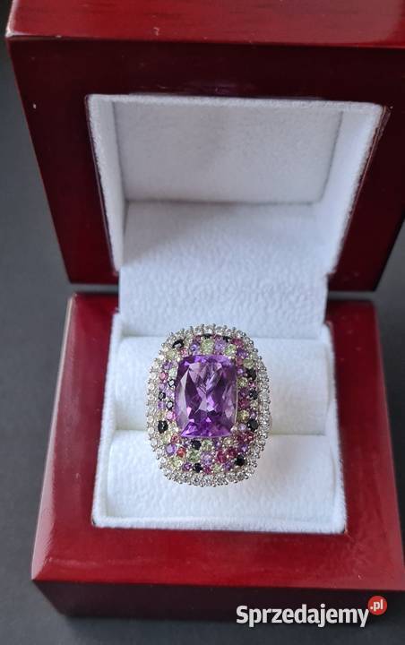 Srebrny pierścionek z kamieniami szlachetnymi mazowieckie