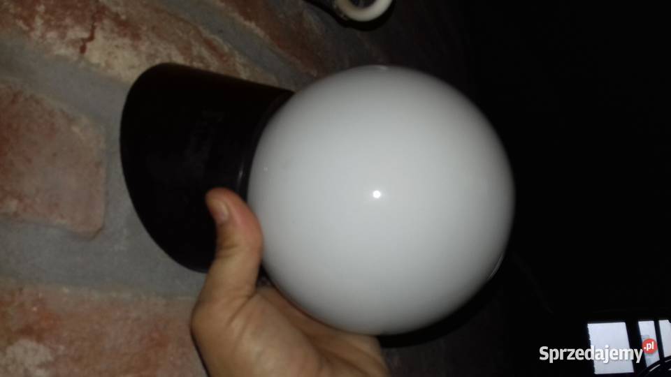 retro lampa małe jajeczko mleczne szkło Lubań