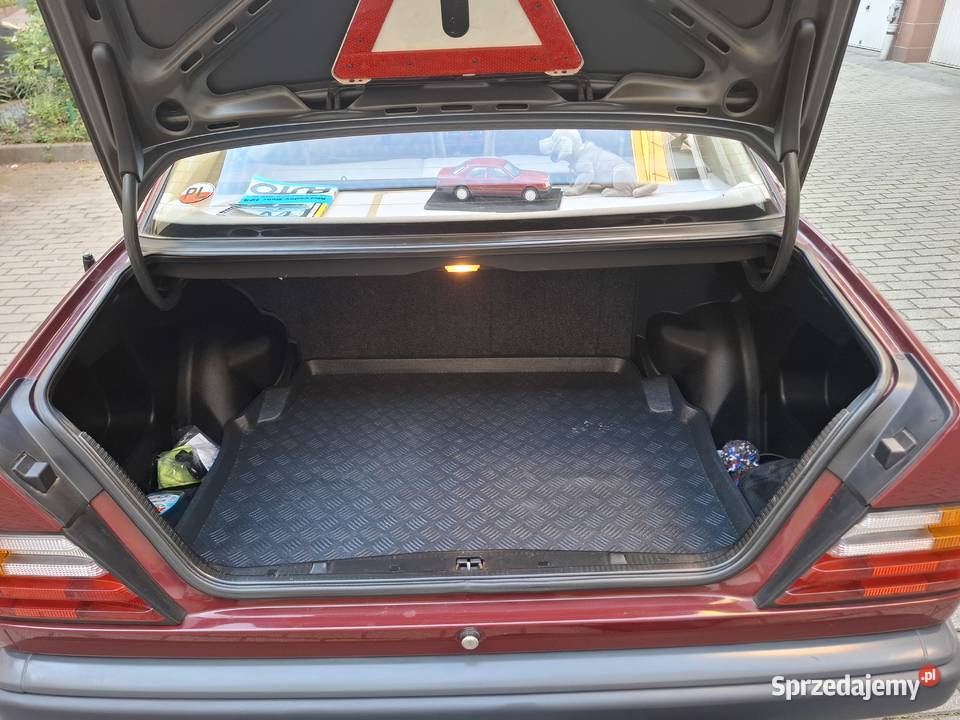 Piękny MercedesBenz zabytkowy stan benzyna Wrocław