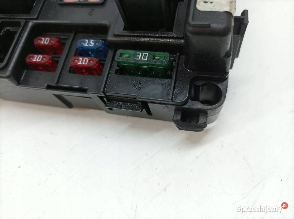 SKRZYNKA BSI Citroen C5 I 20012007 Rok produkcji 2003 Skrzynki bezpieczników