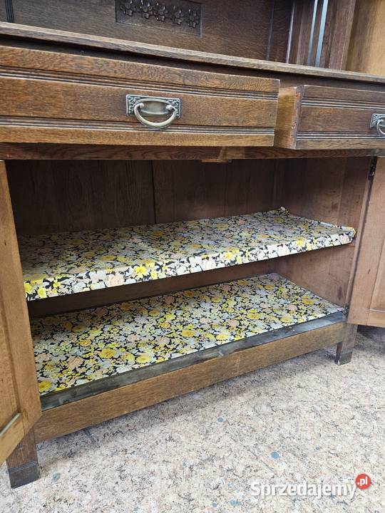 Dwa stare kredensy secesja