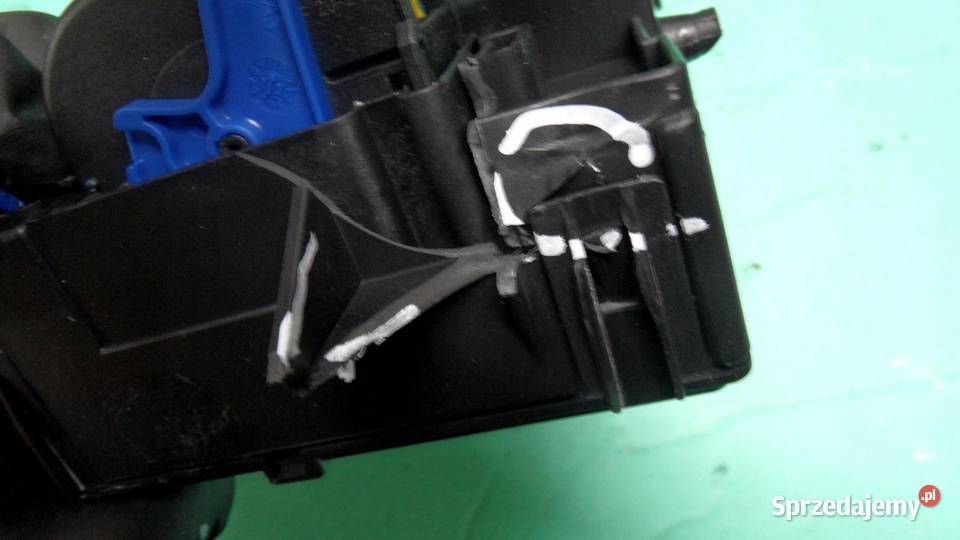 OPEL MERIVA B 14 B 11r skrzynka bezpieczników