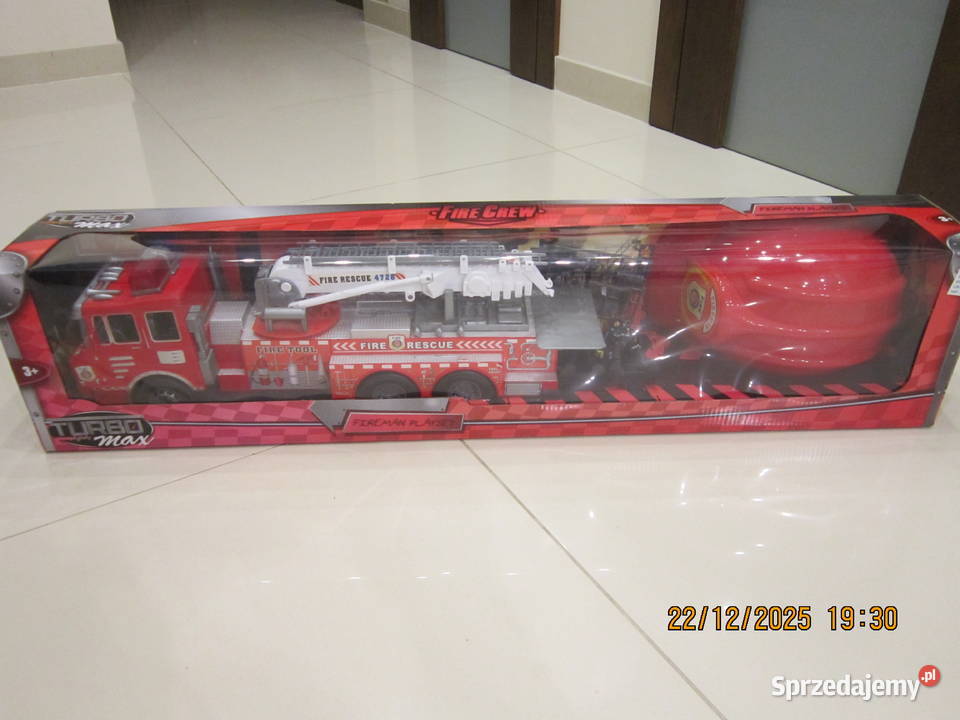 Wóz strażacki kask strażaka Figurki strażaków z