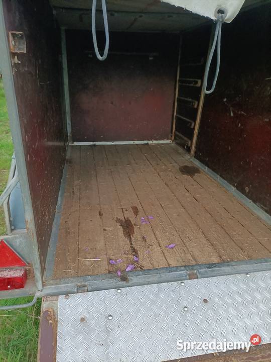 Przyczepa do wożenia zwierząt Wysokie