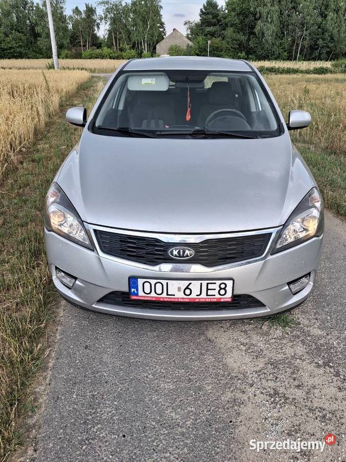 Kia Ceed 14 90 2010 nieuszkodzony Odcinek sprzedam