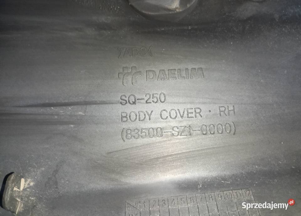 Owiewka osłona prawa Daelim SQ 250 83500SZ10000 Szyby i owiewki wielkopolskie