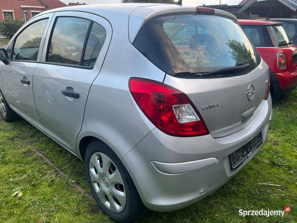 Opel corsa 12 benzynka super stan Rok produkcji 2010