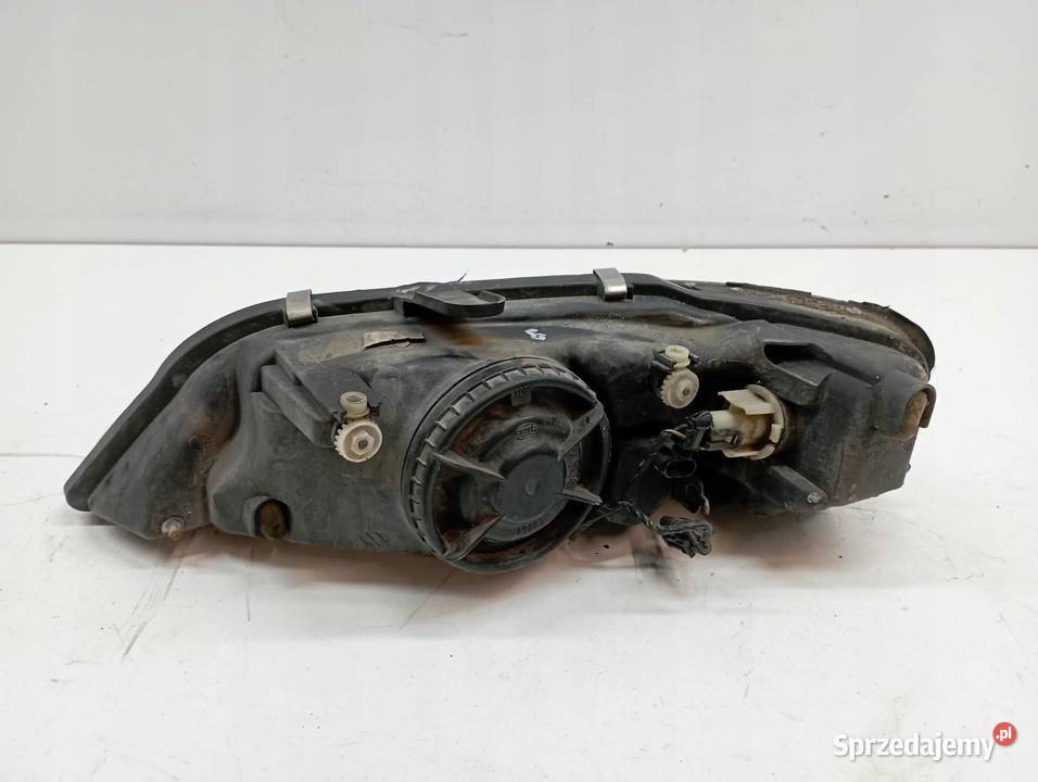 LAMPA PRZÓD PRAWA EUROPA Mitsubishi Space Star I Lampy przednie