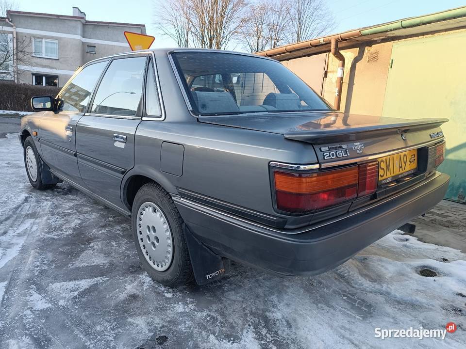 Toyota Camry sv21 v20 20 16v 128 przebieg 87300 Sedan / Limuzyna Camry Mikołów
