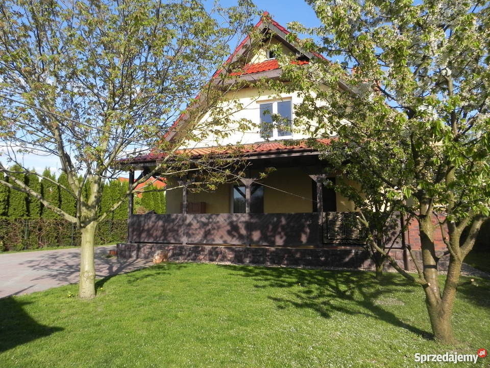 Piękny dom z wieżyczką pałacyk 220m2 ogród Psie utwardzona