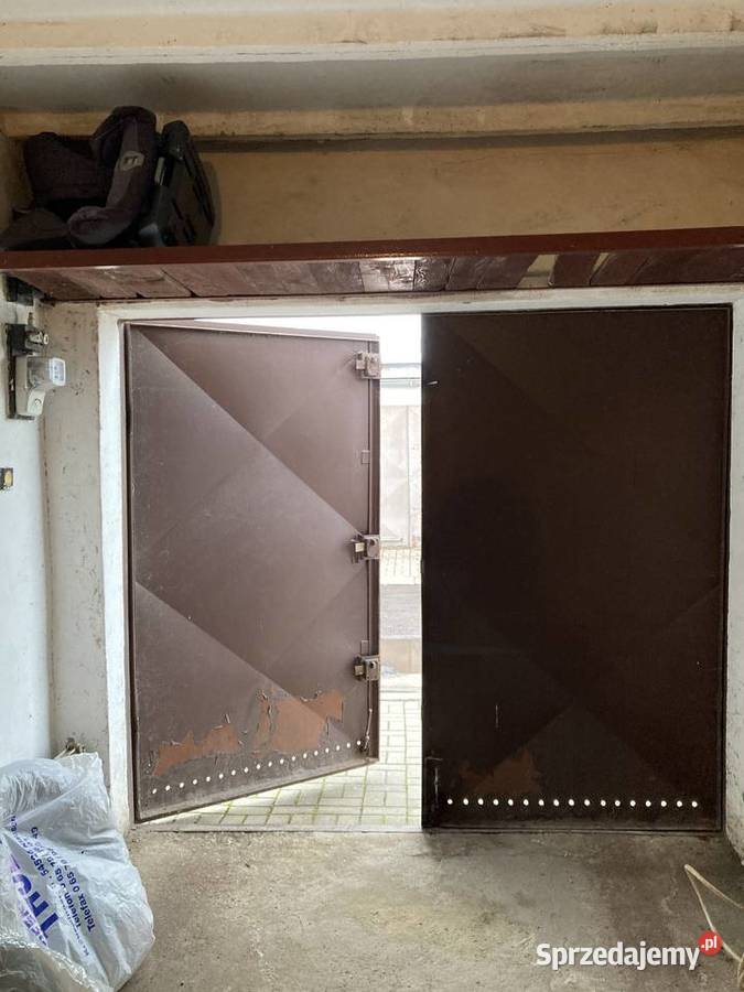 Garaż osiedle Piastowskie Świebodzice sprzedam