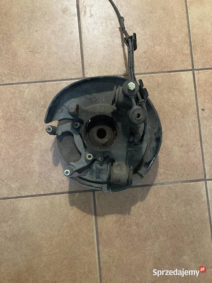 PIASTA ZWROTNICA PRAWY TYŁ AUDI A6 C5 8e0436 Rakoniewice