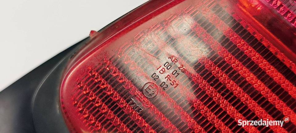 LAMPA PRAWA TYŁ PEUGEOT 206 XR 2531D Lipno