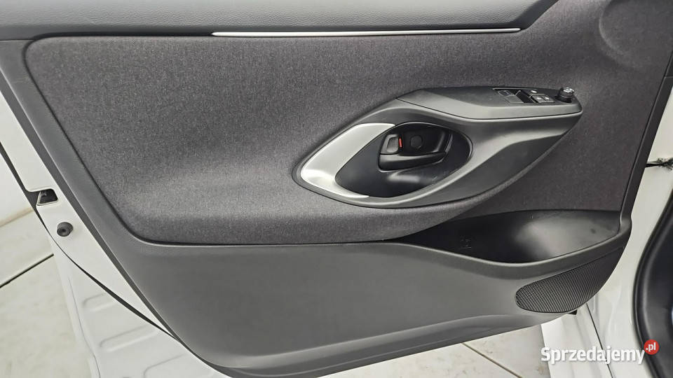 Toyota Yaris 15 Comfort Z Polskiego Salonu benzyna Warszawa