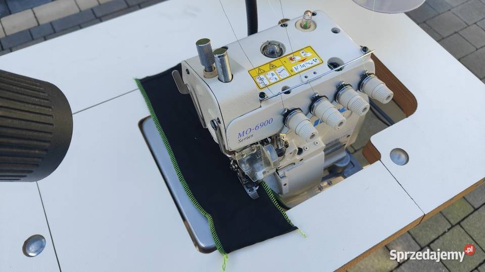 Maszyna krawiecka owerlok juki Podrzecze