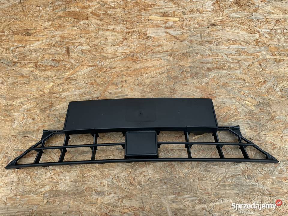 Środkowa kratka zderzaka przód Seat Leon IV 4 wielkopolskie Sieraków