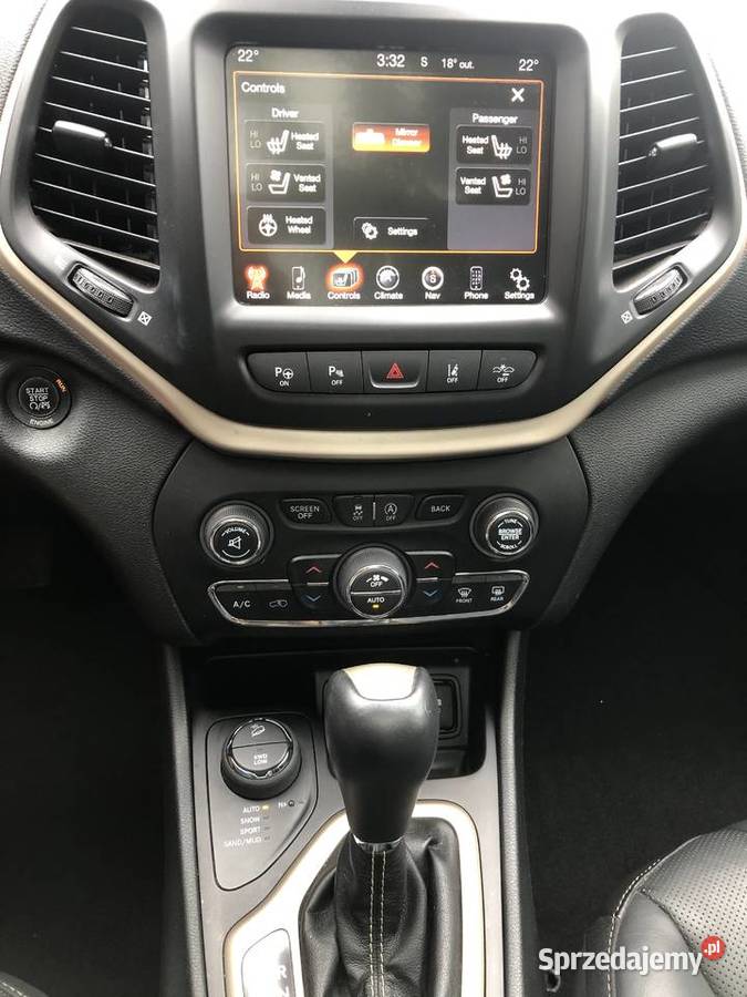 JEEP CHEROKEE 32 V6 LIMITED 4X4 Rok produkcji 2015 Cherokee Łapy