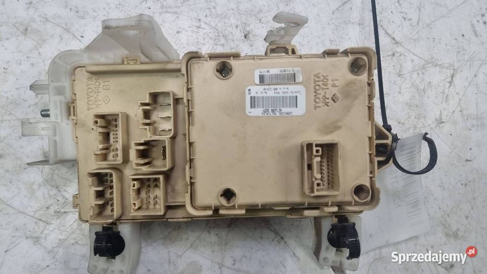 SKRZYNKA BEZPIECZNIKÓW TOYOTA COROLLA VERSO kujawsko-pomorskie Lipno
