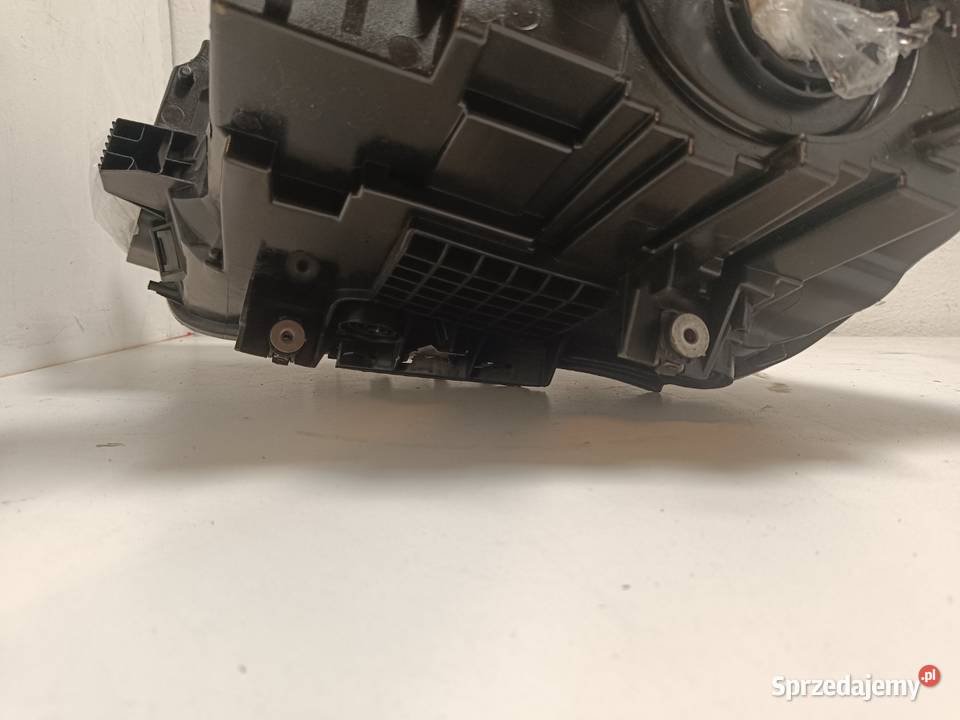 Reflektory przednie FULL LED BMW X1 F48 USA