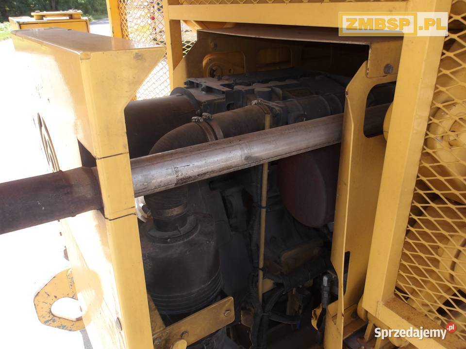 Podnośnik nożycowy spalinowy 4x4 Genie GS4390 RT Pleszew